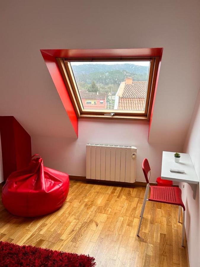 Acogedor Apartamento Atico En El Centro De O Porriño Exteriör bild